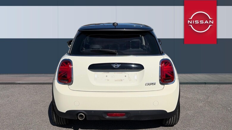 MINI Hatchback 1.5 Cooper Classic II 3dr Petrol Hatchback